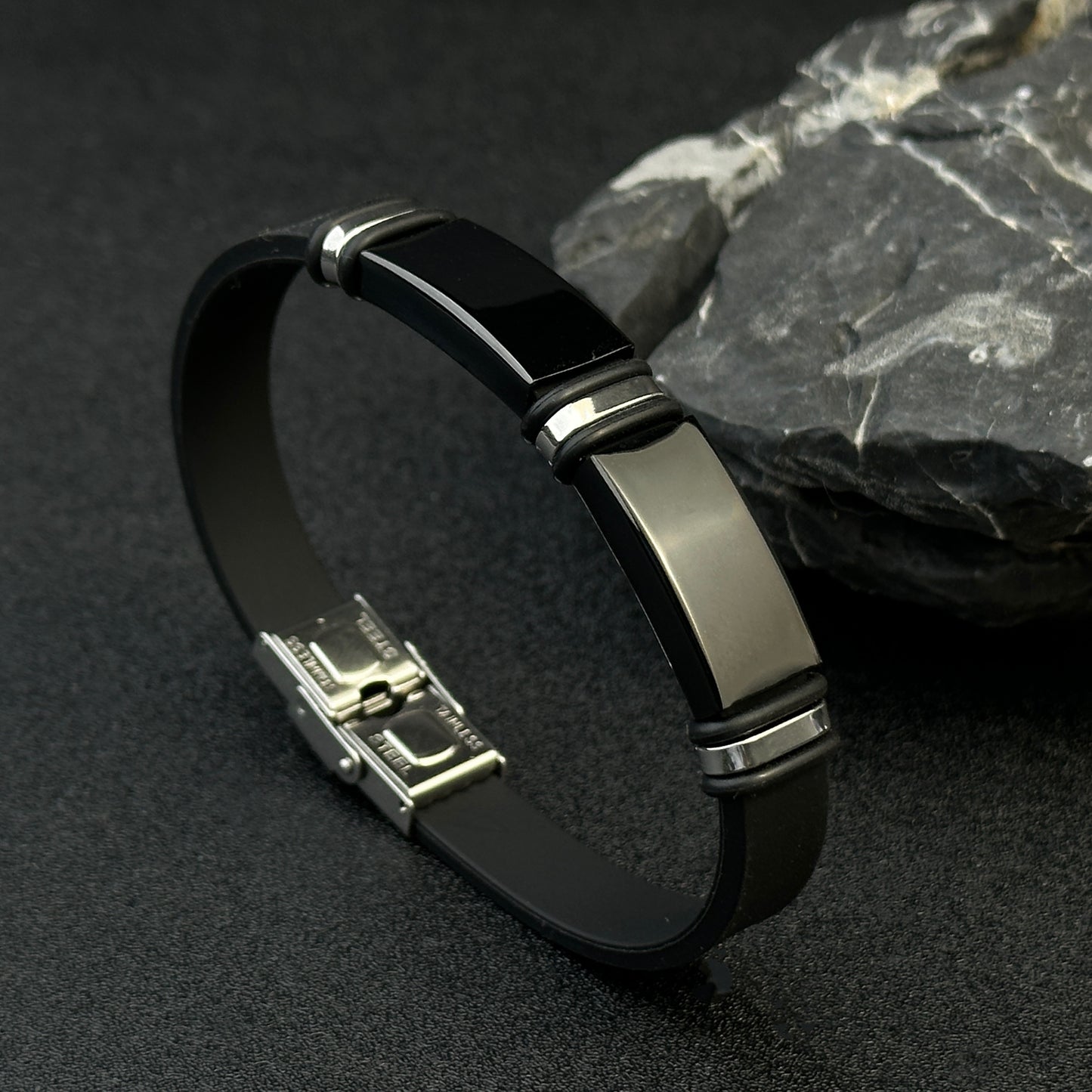Bracelet de Manchette Réglable en Acier Inoxydable – Style Décontracté & Élégant