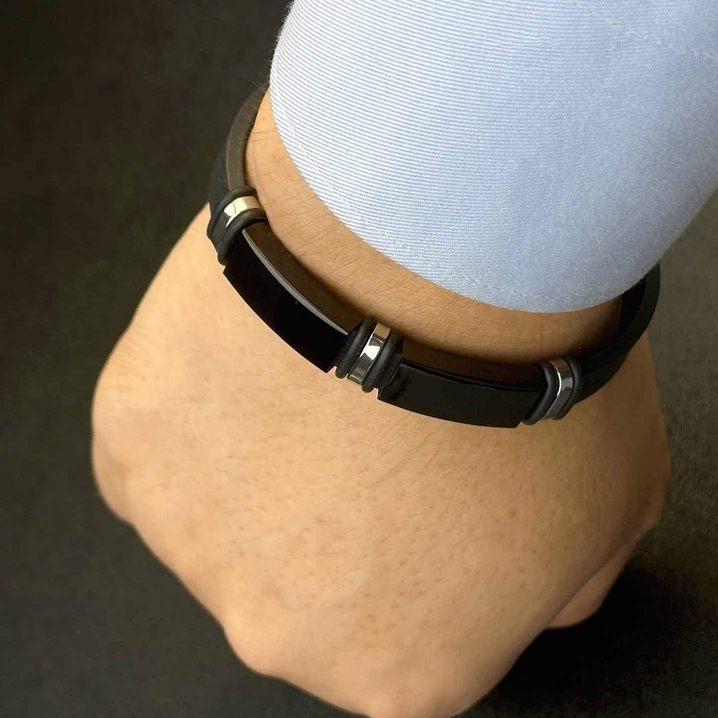 Bracelet de Manchette Réglable en Acier Inoxydable – Style Décontracté & Élégant
