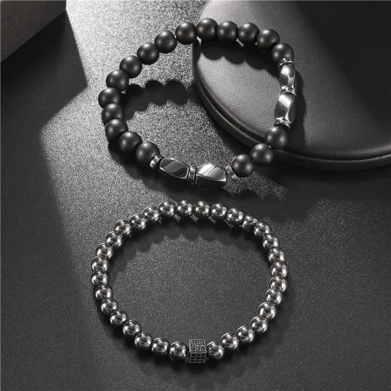 Bracelet en Hématite Noire Givrée – Style Occidental avec Breloques Carrées
