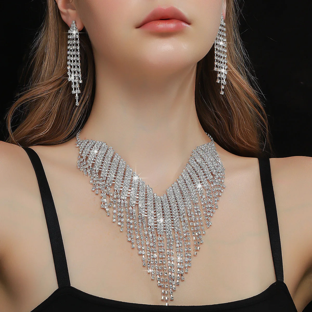 đ Ensemble Collier & Boucles dâOreilles Ă Pampilles â Strass Ătincelants