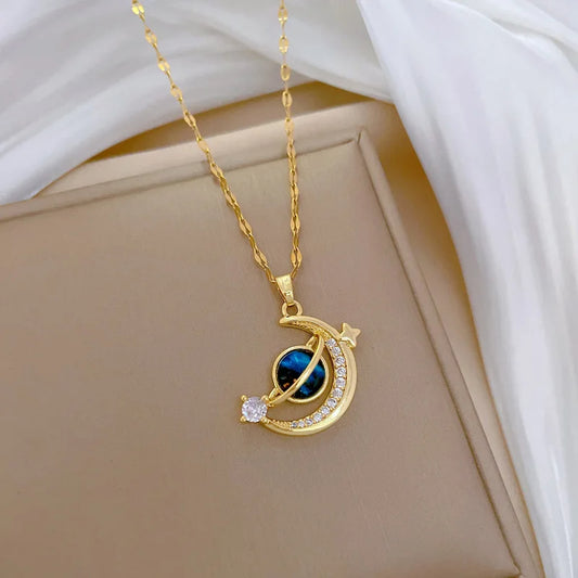 Ensemble Collier Étoile, Lune & Planète en Zircon – Élégance Cosmique