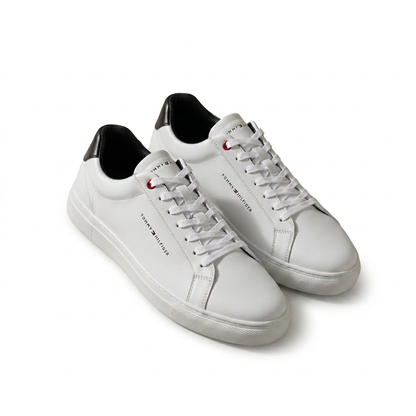 Sneakers Premium Tommy Hilfiger en Cuir Blanc – Élégance & Confort au Congo
