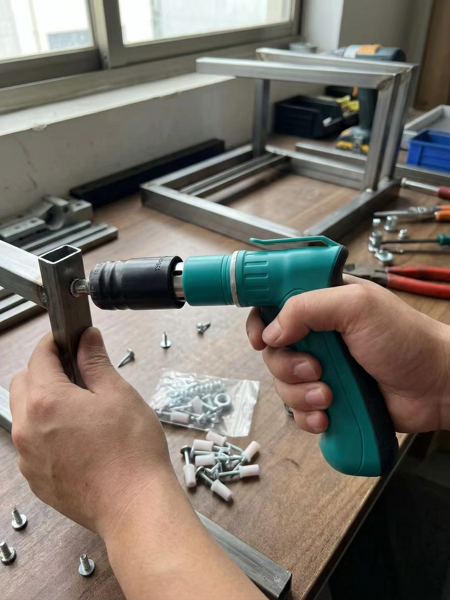 Pistolet à Clous Haute Pression Manuel - Fixation Béton & Acier sans effort