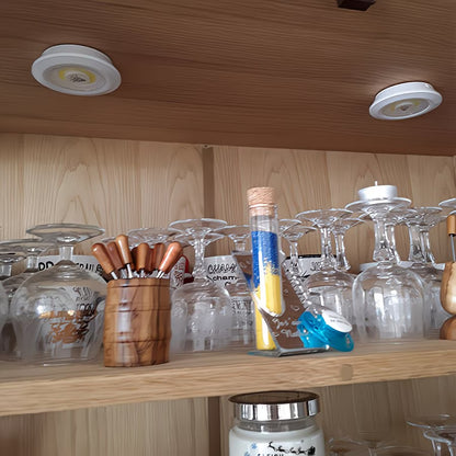 LAMPE LED SANS FIL POUR ARMOIRE – TÉLÉCOMMANDE & INTENSITÉ RÉGLABLE