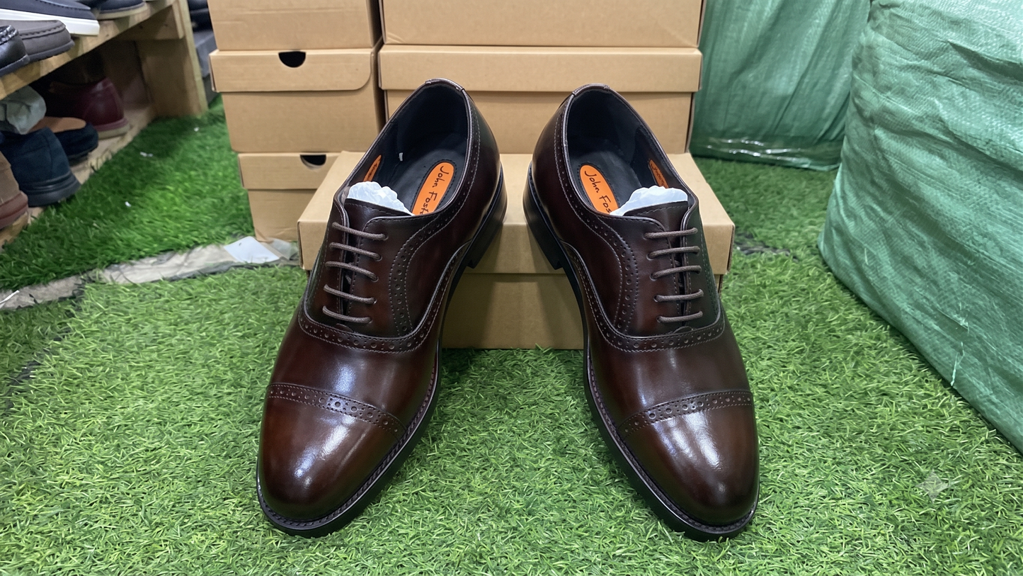 CHAUSSURES JOHN FOSTER – ÉLÉGANCE et RAFFINEMENT
