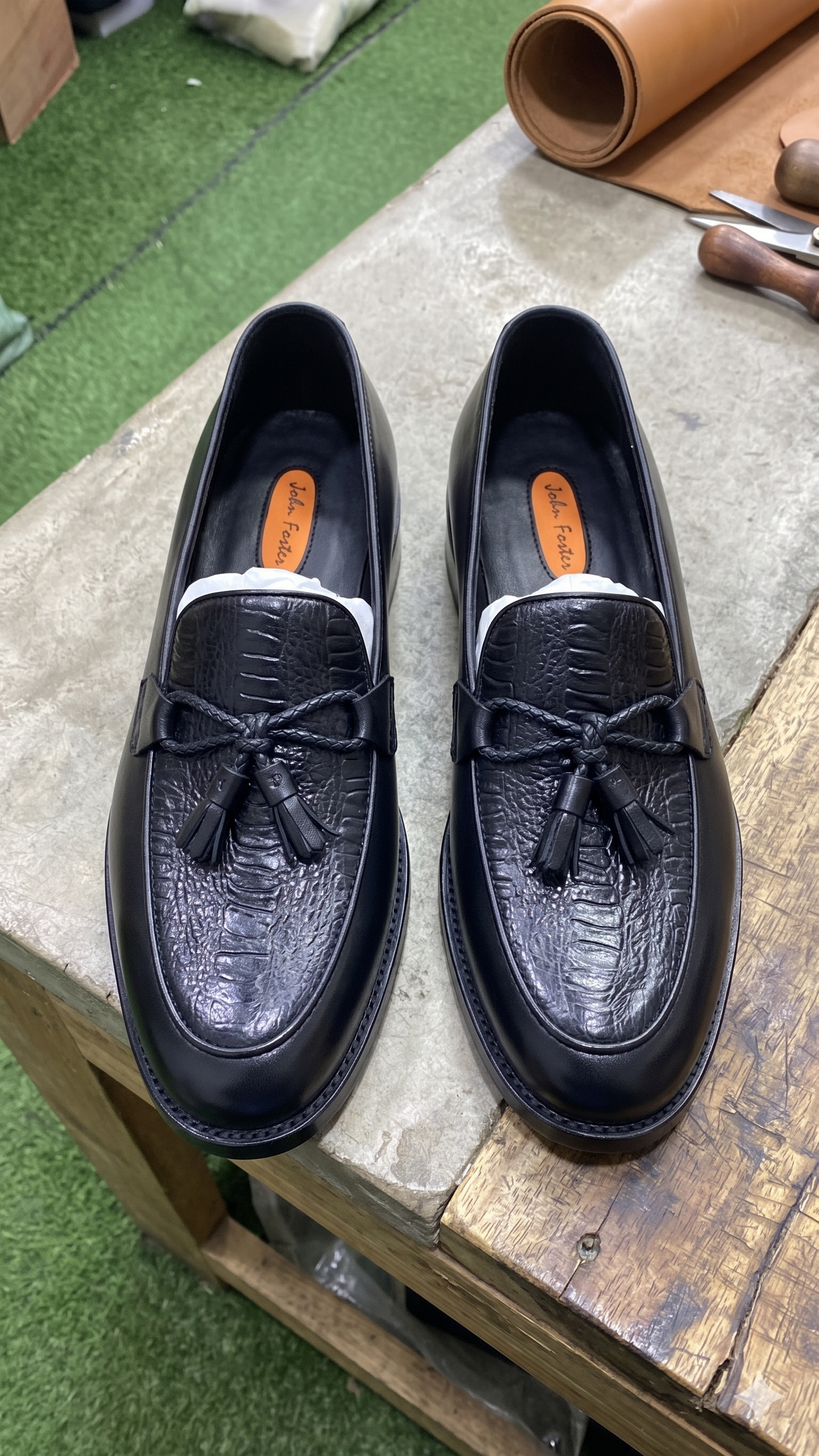 JOHN FOSTER™ – Mocassins à Glands Texture Crocodile 👞