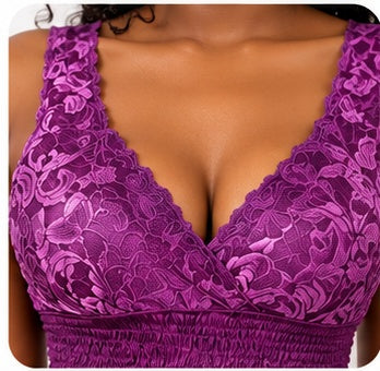 la robe  royale Satin & Dentelle Royale – Douceur et Élégance