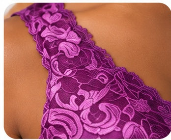 la robe  royale Satin & Dentelle Royale – Douceur et Élégance